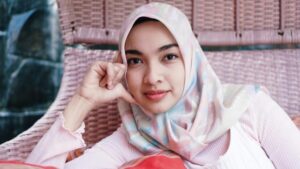 Sosok Tika Bravani, Pemeran Denok Yang Meninggal Karena COVID-19 Di Tukang Ojek Pengkolan