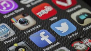 Kemenkominfo Siapkan Aturan Untuk Blokir Media Sosial