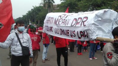 Omong Kosong Transparansi DPR dan Pemerintah Terkait UU Cipta Kerja
