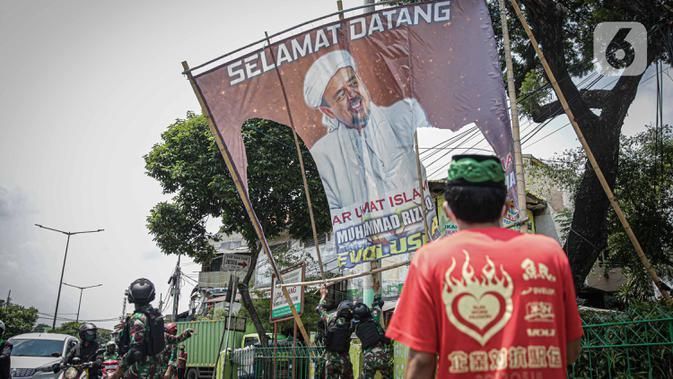 FPI: Terima Kasih TNI Sudah Partisipasi Turunkan Baliho Habib Rizieq