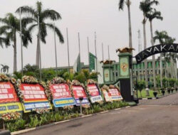 Cukong Ahoker Di Balik Pencopotan Baliho?