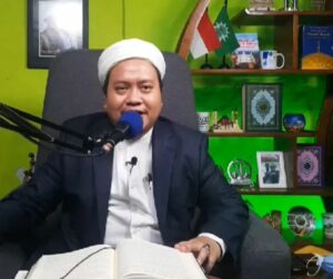 Ustadz Fahmi Salim: Presiden Sampai TNI Sibuk Ngurus FPI, Kapan Ngurus Rakyat?