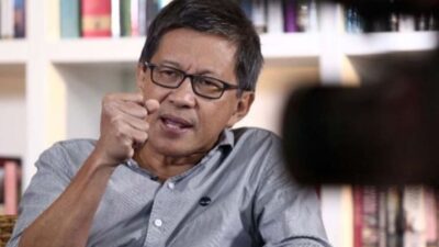 Rocky Gerung Sebut Mahfud MD Bakal Jadi Menteri Pertama Kena Reshuffle, Ini Alasannya