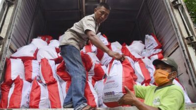Sambangi KPK, MAKI Bawa Bukti Paket Bansos COVID-19 Kemensos Hanya Senilai Rp.188 Ribu