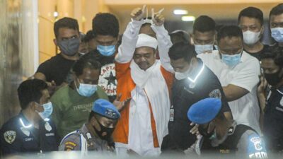 Habib Rizieq Shihab, Tragedi Priok dan Ketimpangan