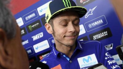 Carlos Checa Sebut Valentino Rossi Sulit Untuk Menang Balapan Lagi