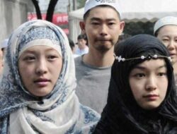 Muslim Uighur Dipaksa Makan Daging Babi Tiap Hari Jumat Saat di Kamp Xinjiang