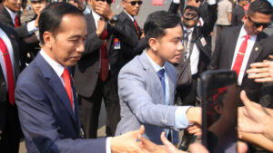 Rekor Baru Jokowi-Gibran-Bobby: Bapak Presiden, Anak dan Menantu Walikota