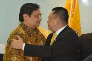 Pertarungan Dua Raja di Internal Golkar