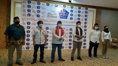Serikat Mahasiswa Betawi Anugerahi Anies Baswedan Gubernur Inspirasi Indonesia