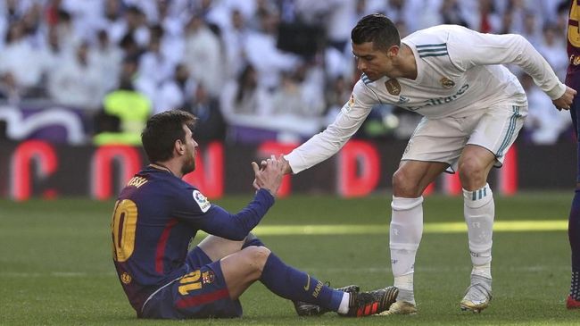 Pele Nilai Cristiano Ronaldo Lebih Hebat Dibandingkan Lionel Messi