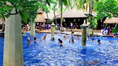 Tiket Diskon 90 Persen Bikin Kerumunan di Waterboom Lippo Cikarang, Akhirnya Dibubarkan Polisi
