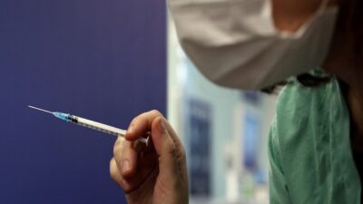 Duh! Rabbi Yahudi di Israel Tuding Vaksin COVID-19 Ubah Orang Jadi Gay