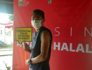 Striker Arema FC Dedik Setiawan Jadi Atlet Pertama Terima Vaksin COVID-19