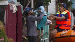 Banjir Karawang Rendam 14 Ribu Rumah di 15 Kecamatan, 52 Ribu Jiwa Dari 33 Desa Mengungsi