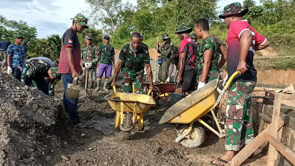 Praka Frans Anumbon, Putra Asli Kawagit Ikut Bangun Kampung Halaman