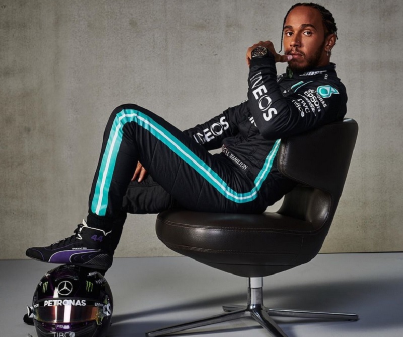 Hamilton Tegaskan Hasil Akhir Musim 2021 Tak Pengaruhi Kelanjutan Karier di Ajang F1