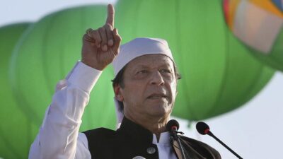 Presiden dan PM Pakistan Positif COVID-19 Usai Divaksinasi