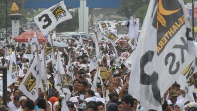 Peringatan Darurat! Jagoan PKS Berpeluang Kalah di Pilgub Seluruh Jawa!