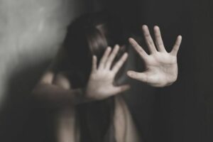 Dicekoki Miras, Remaja Pria Ini Diperkosa Penyanyi Dangdut 3 Hari Berturut-turut