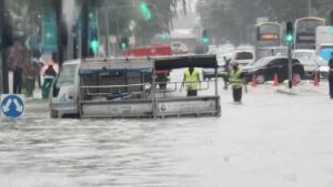 Hujan Deras dan Angin Kencang Bikin Singapura Banjir Bandang