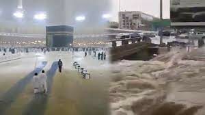 Kota Makkah Diguyur Hujan Es dan Dilanda Banjir Bandang