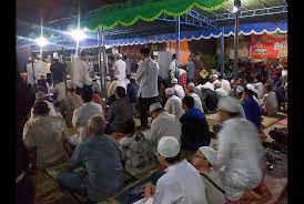 Tak Diizinkan Bangun Masjid, Warga Muslim Taman Villa Meruya Bikin Tenda Untuk Shalat Jamaah