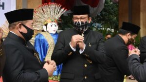 Anies Baswedan Pamerkan 12 Penghargaan Yang Diraih Di Depan DPRD DKI Jakarta