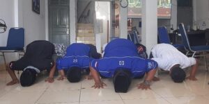 Sujud Syukur Demokrat Pasca Kudeta Kubu Moeldoko Dimentahkan Kemenkumham