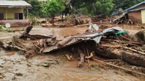 Setahun Gubernur Victor Laiskodat Legalkan Miras Sophia, Banjir Bandang Melanda NTT