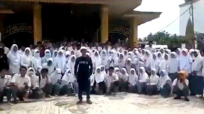 Viral! Video Ratusan Pelajar SMA di Padang Pariaman Minta Habib Rizieq Shihab Dibebaskan
