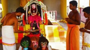Usir Pandemi COVID-19, Umat Hindu di India Pilih Sembah Dewi Corona