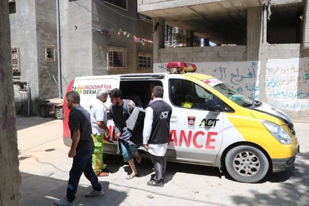 Viral! Ambulance Sumbangan Warga Kota Padang Sibuk Bantu Evakuasi Warga Palestina