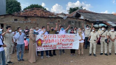 Habiburokhman dan Adnan Taufiq Bagi Sembako dan Santuni Anak Yatim di Pulogadung