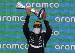 Salip Verstappen di 6 Lap Akhir, Hamilton Juara F1 GP Spanyol 2021