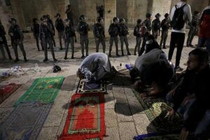 Eks PM Swedia: Serangan Polisi Israel di Masjid Al Aqsa Ibarat Mengirim Nazi ke Vatikan