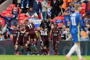 Tumbangkan Chelsea, Leicester Angkat Trofi Piala FA Pertama