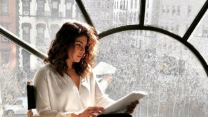 Diisukan Selingkuh Dengan Shah Rukh Khan, Ini Sosok Priyanka Chopra