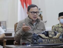 Wamendagri Sebut Ada Mantan Presiden Berbicara di Retret Kepala Daerah