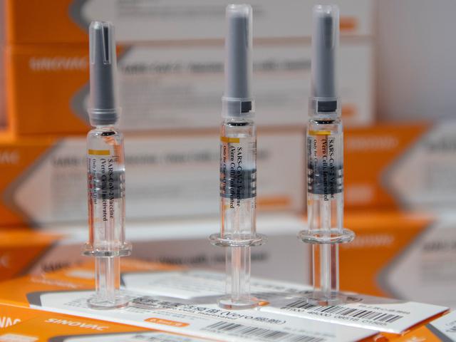 JPMorgan: Kasus COVID-19 Di Negara-Negara Pengguna Vaksin Buatan China Melonjak Drastis