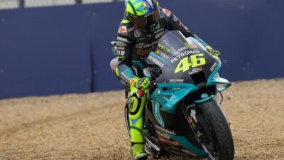 Valentino Rossi Emosi Disebut Bakal Pensiun Di Pertengahan MotoGP 2021