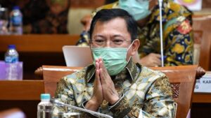 Kongkalikong Terawan dan Parlemen Legalisasi Vaksin Nusantara