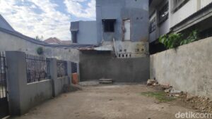 Miris! Anggota DPRD Ini Tega Tutup Pintu Belakang Rumah Tahfiz Al-Qur’an Dengan Tembok