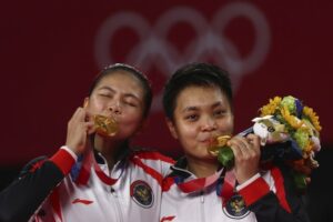 Terungkap! Medali Emas Olimpiade Tokyo 2020 Milik Greysia Polii Ternyata Terbuat Dari Plastik