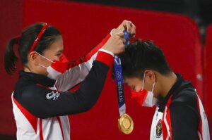 Bermodal Raket Kayu, Apriyani Kini Sukses Sumbang Medali Emas Olimpiade Bagi Indonesia