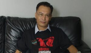 PPKM Diperpanjang Tapi Bansos Tunai Disetop, Iwan Sumule: Sampai Kapan Percaya Rezim Sontoloyo Ini?
