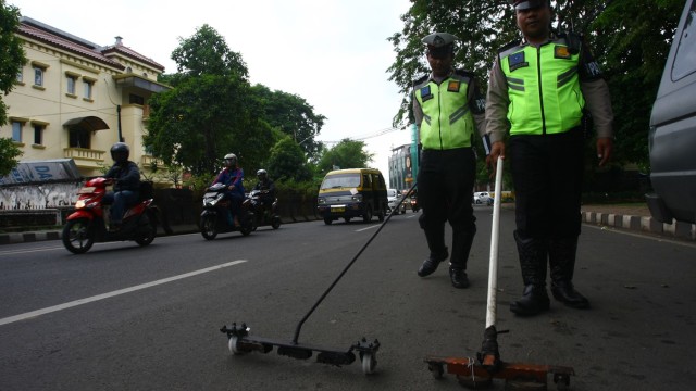 Waspada! 8 Ruas Jalan di DKI Jakarta Ini Rawan Ranjau Paku: Dari Medan Merdeka Hingga Daan Mogot