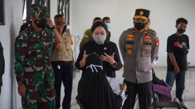 Tak Dikenali Warga Jakbar Saat Blusukan, Ketua DPR Puan Maharani Terpaksa Perkenalkan Diri