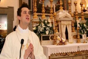 Parah! Pastor Ini Ditangkap Karena Curi Uang Gereja Untuk Beli Narkoba dan Pesta Seks Sejenis