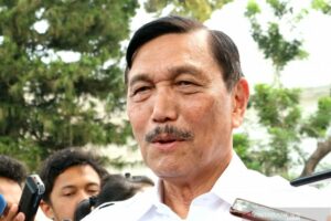 Arahan Presiden, Luhut: PPKM Takkan Diakhiri Sampai COVID-19 Benar-Benar Terkendali